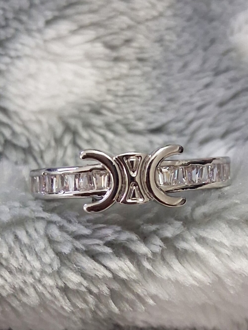Beautiful Silver-Tone Adjustable Ring